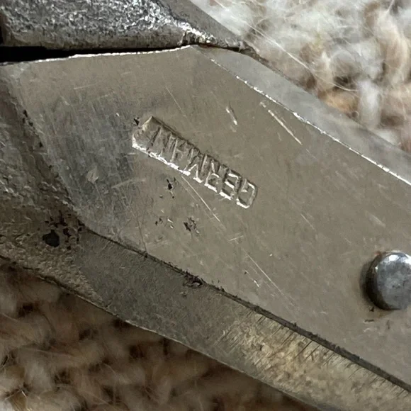 Vintage Scissors (4 Pairs) - Picture 4 of 10